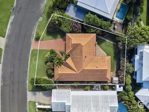 10 Wavecrest Drive, Castaways Beach Sold by Ray White Noosa - image 2