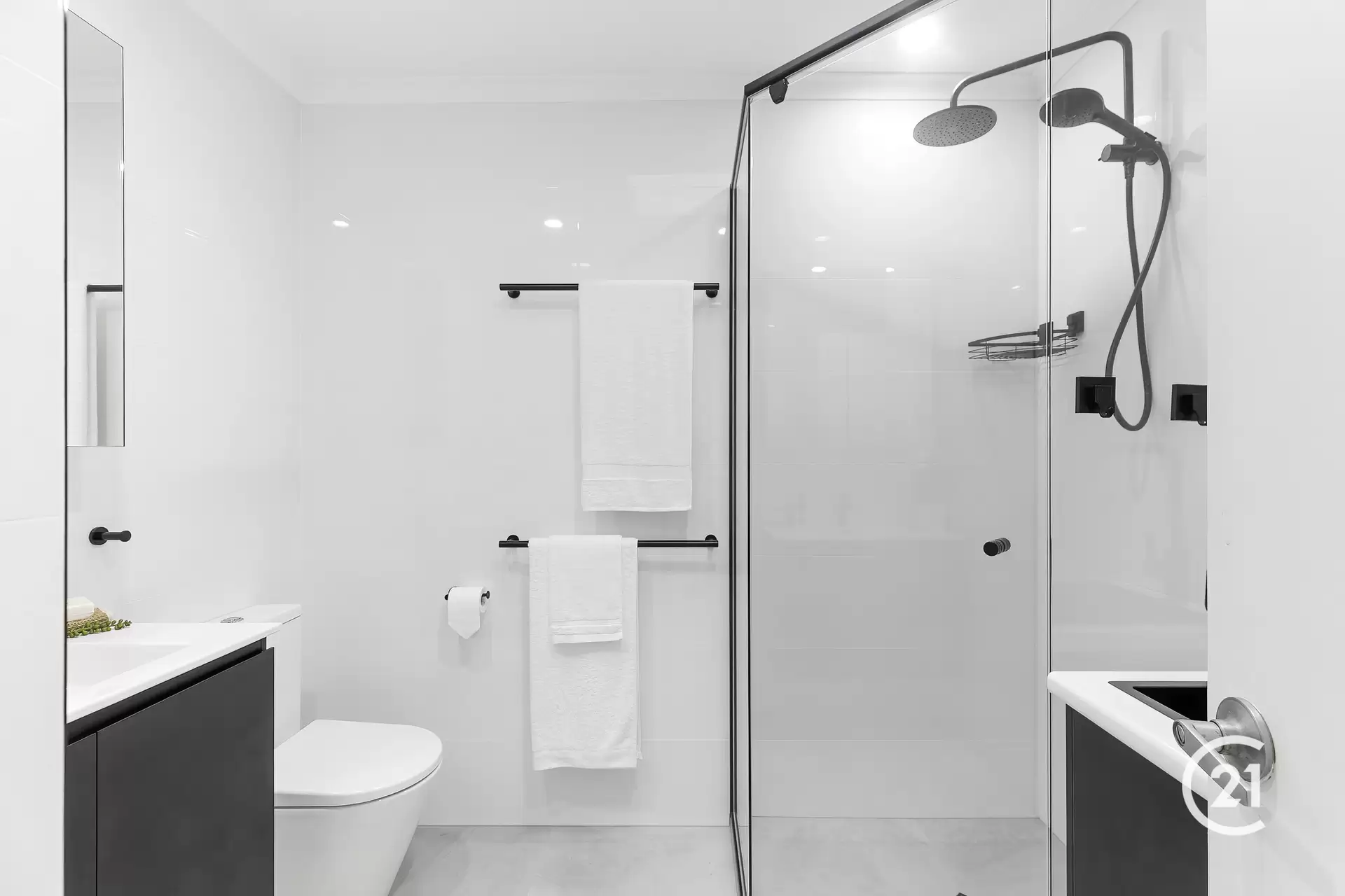 Photo #8: 11/2 Dolphin Crescent, Noosaville - Sold by Ray White Noosa