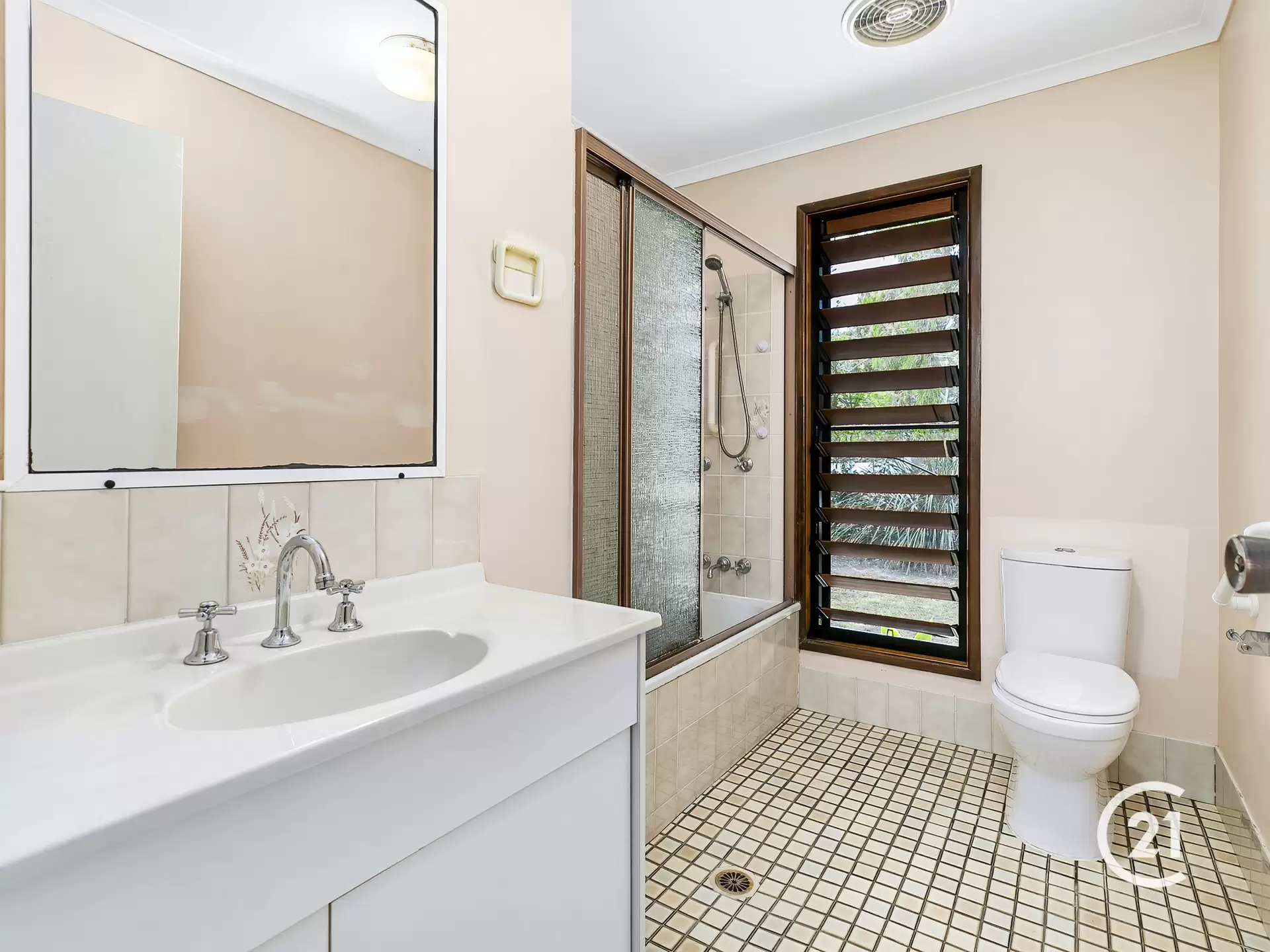 Photo #10: 34 Wollomia Way, Sunrise Beach - Sold by Ray White Noosa