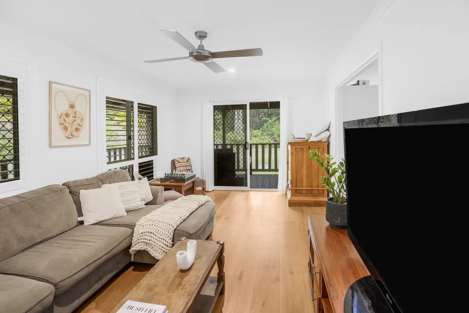 Photo #10: 31 Gyndier Drive, Tinbeerwah - Sold by Ray White Noosa
