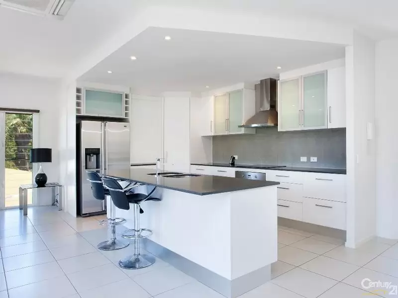 Photo #7: 4 Surfside Court, Sunshine Beach - Sold by Ray White Noosa