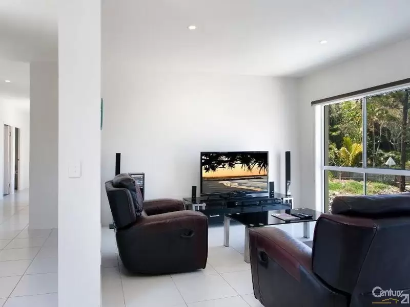 Photo #8: 4 Surfside Court, Sunshine Beach - Sold by Ray White Noosa