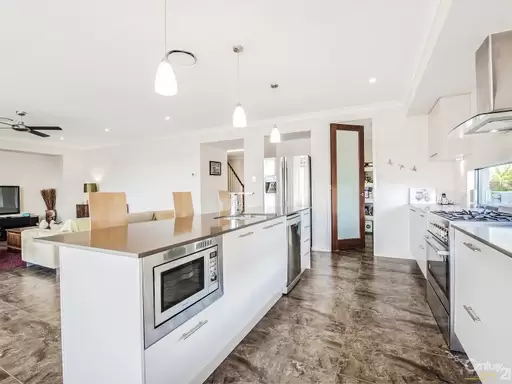 23 Feathertail Place, Peregian Springs Sold by Ray White Noosa - image 2
