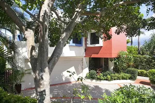 Photo #4: 19 Ross Crescent, Sunshine Beach - Sold by Ray White Noosa