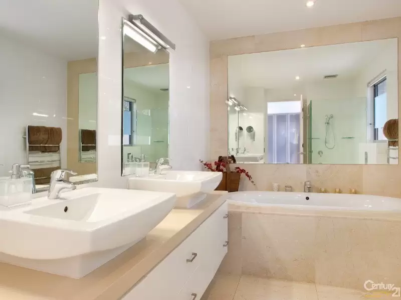 Photo #12: 24 Mossman Court, Noosa Heads - Sold by Ray White Noosa