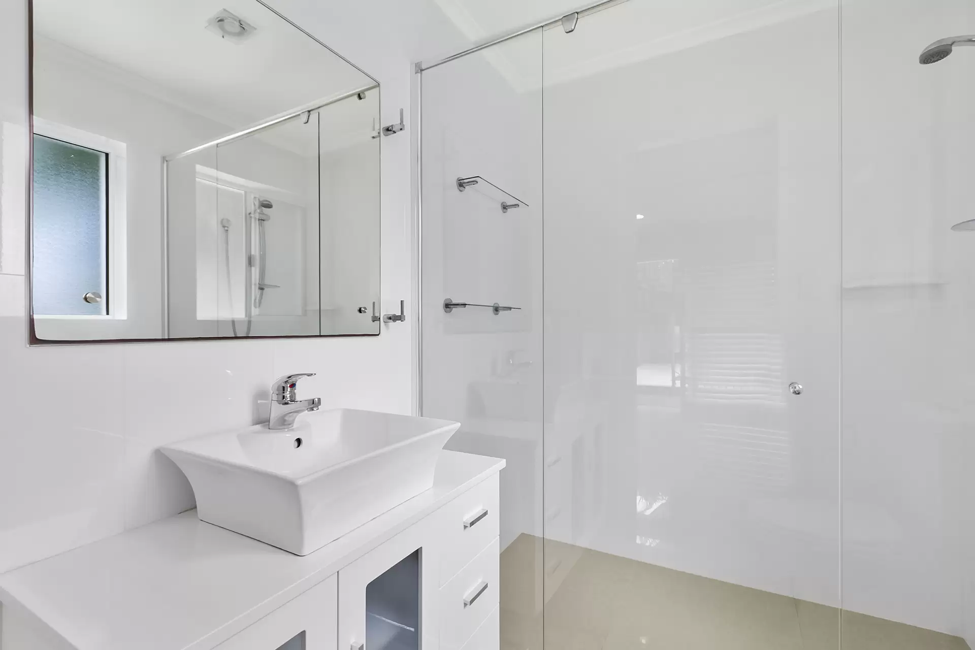 Photo #12: 1/6 Sobraon Street, Sunrise Beach - Sold by Ray White Noosa