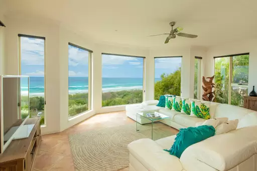 11 Crusoe Court, Castaways Beach Sold by Ray White Noosa - image 2