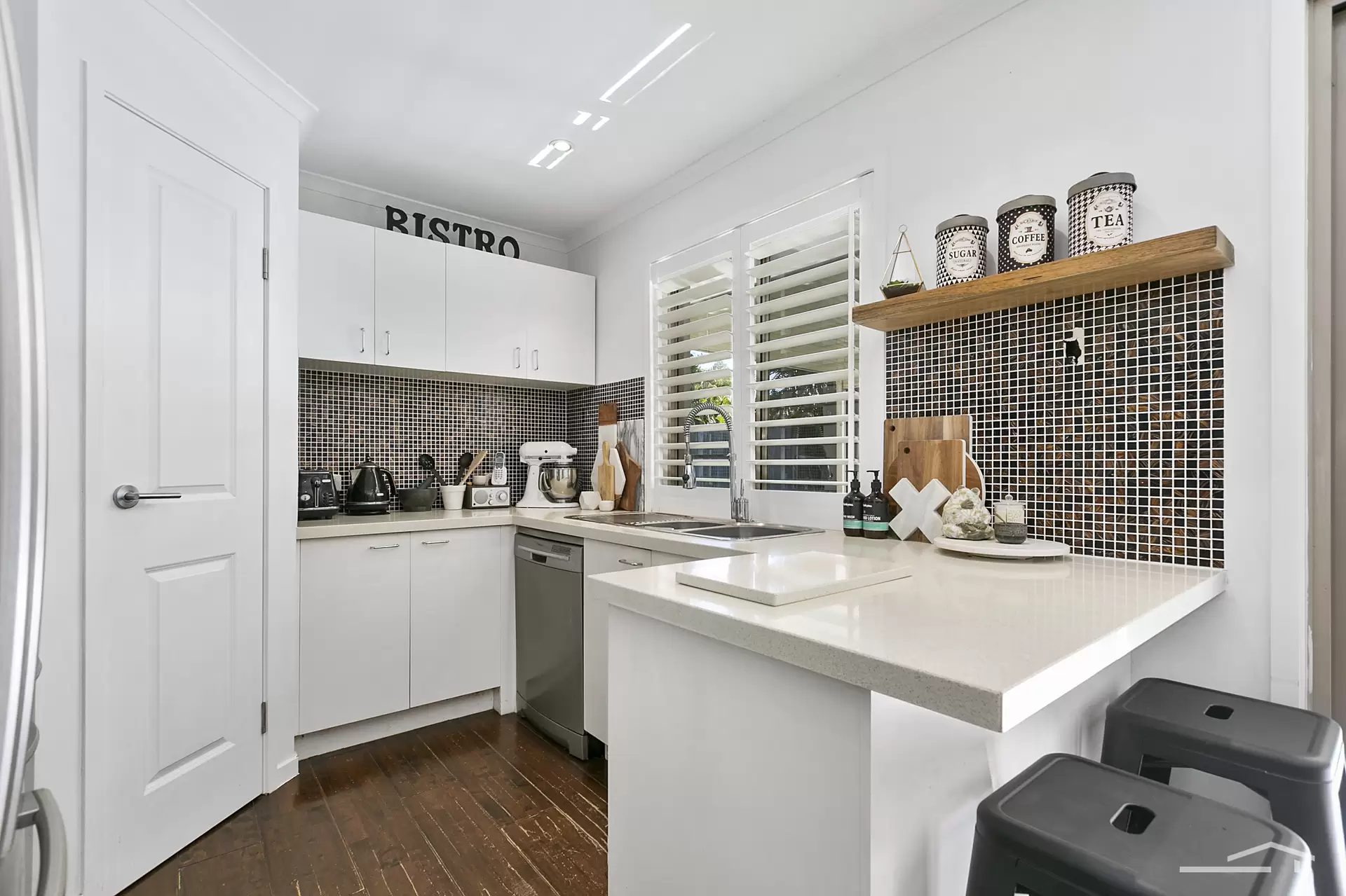 Photo #6: 68 Lake Entrance Boulevard, Noosaville - Sold by Ray White Noosa