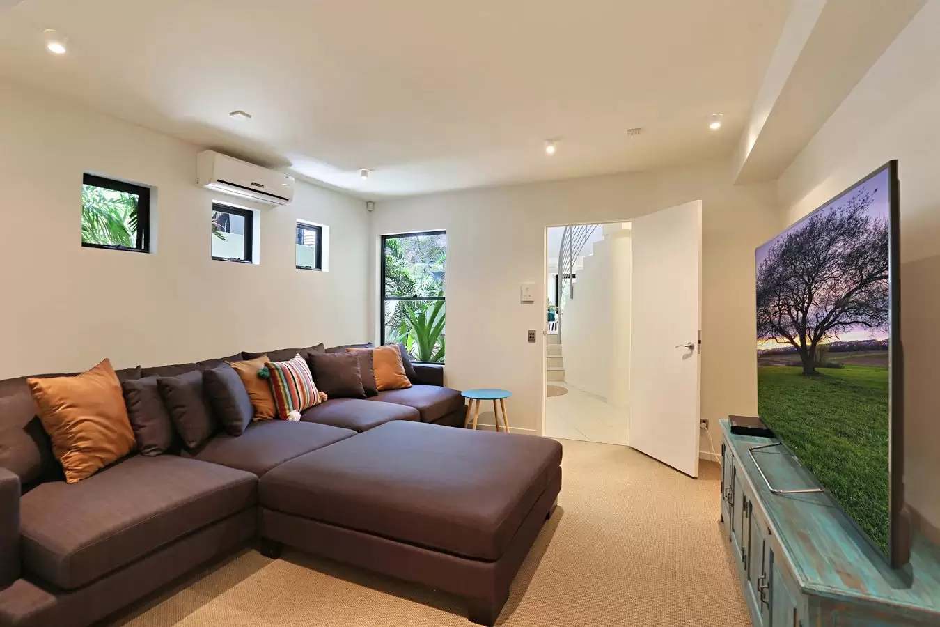 Photo #15: 19 Ross Crescent, Sunshine Beach - Sold by Ray White Noosa