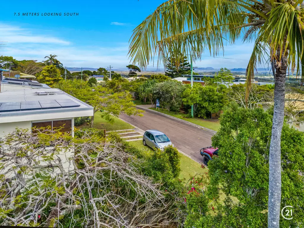 Photo #5: 20 Allambi Terrace, Noosa Heads - Sold by Ray White Noosa