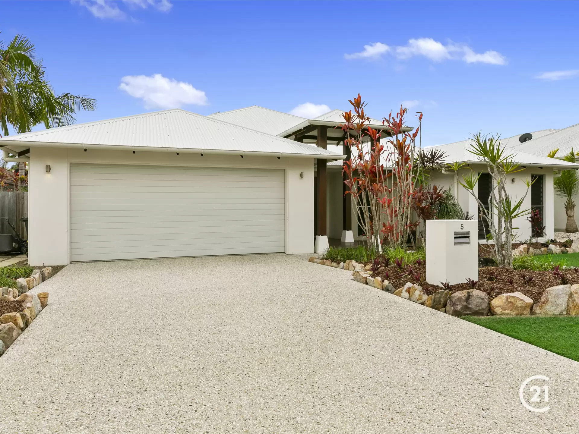 Photo #2: 5 Crestview Drive, Peregian Springs - Sold by Ray White Noosa
