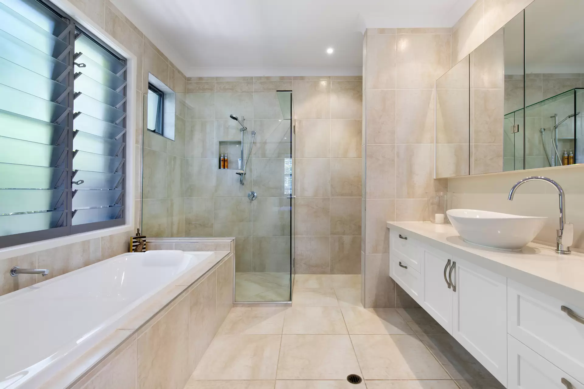 Photo #20: 14 Mariners Place, Sunrise Beach - Sold by Ray White Noosa