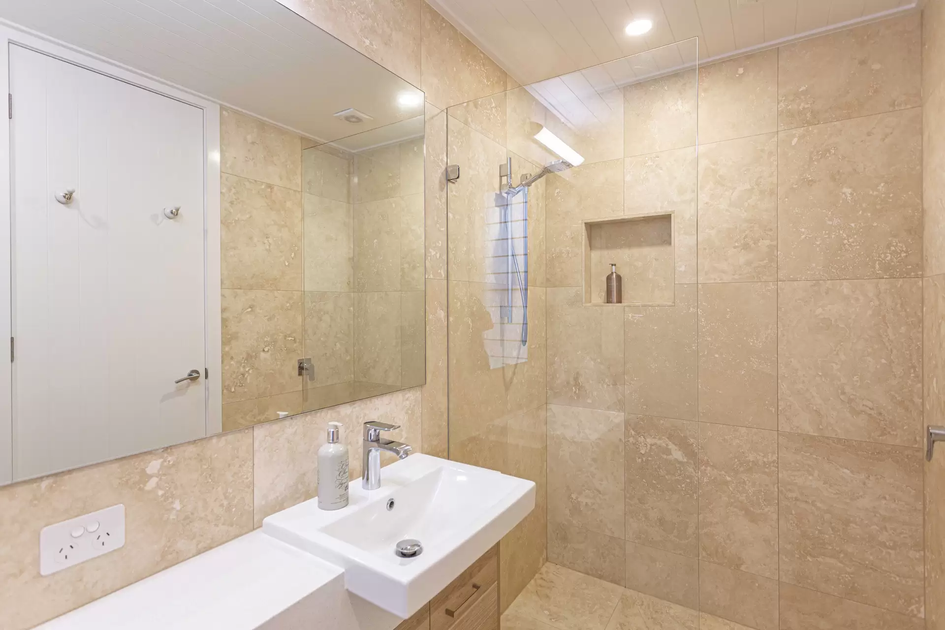 Photo #22: 1/6 Crank Street, Sunshine Beach - Sold by Ray White Noosa