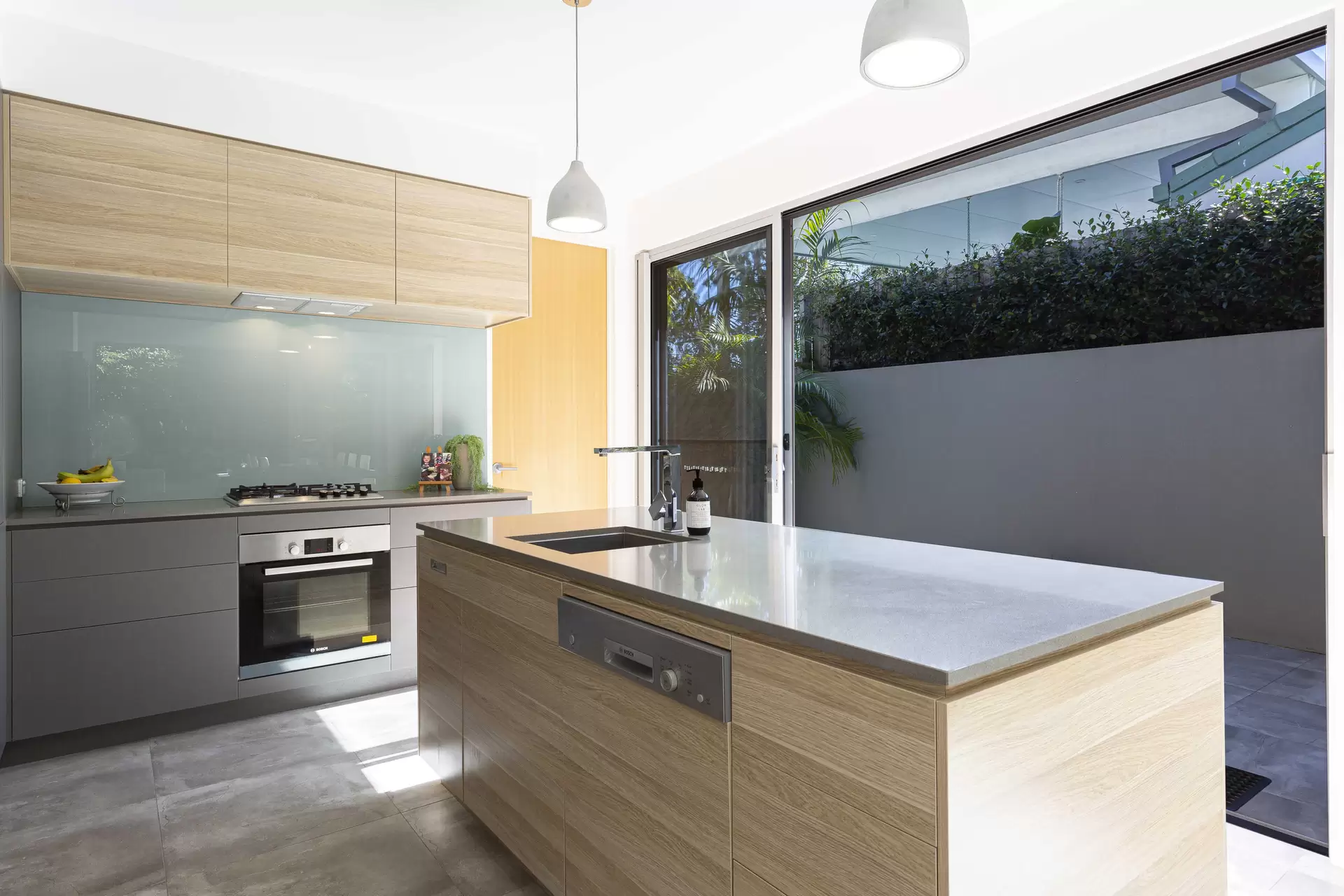 Photo #12: 2/6 Second Avenue, Coolum Beach - Sold by Ray White Noosa