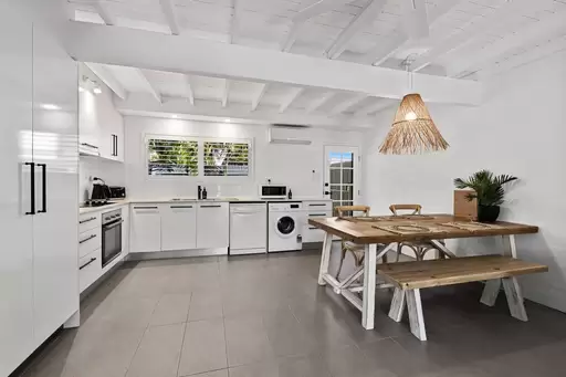1/25 Coral Tree Avenue, Noosa Heads Sold by Ray White Noosa - image 2
