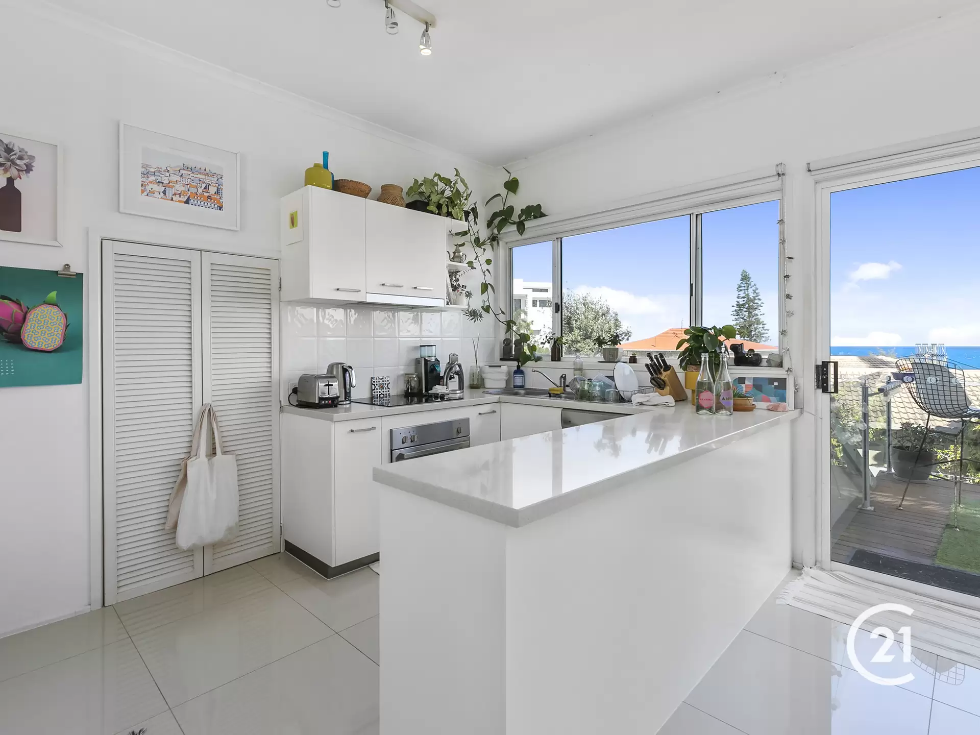 Photo #10: 2/6 Sobraon Street, Sunrise Beach - Sold by Ray White Noosa