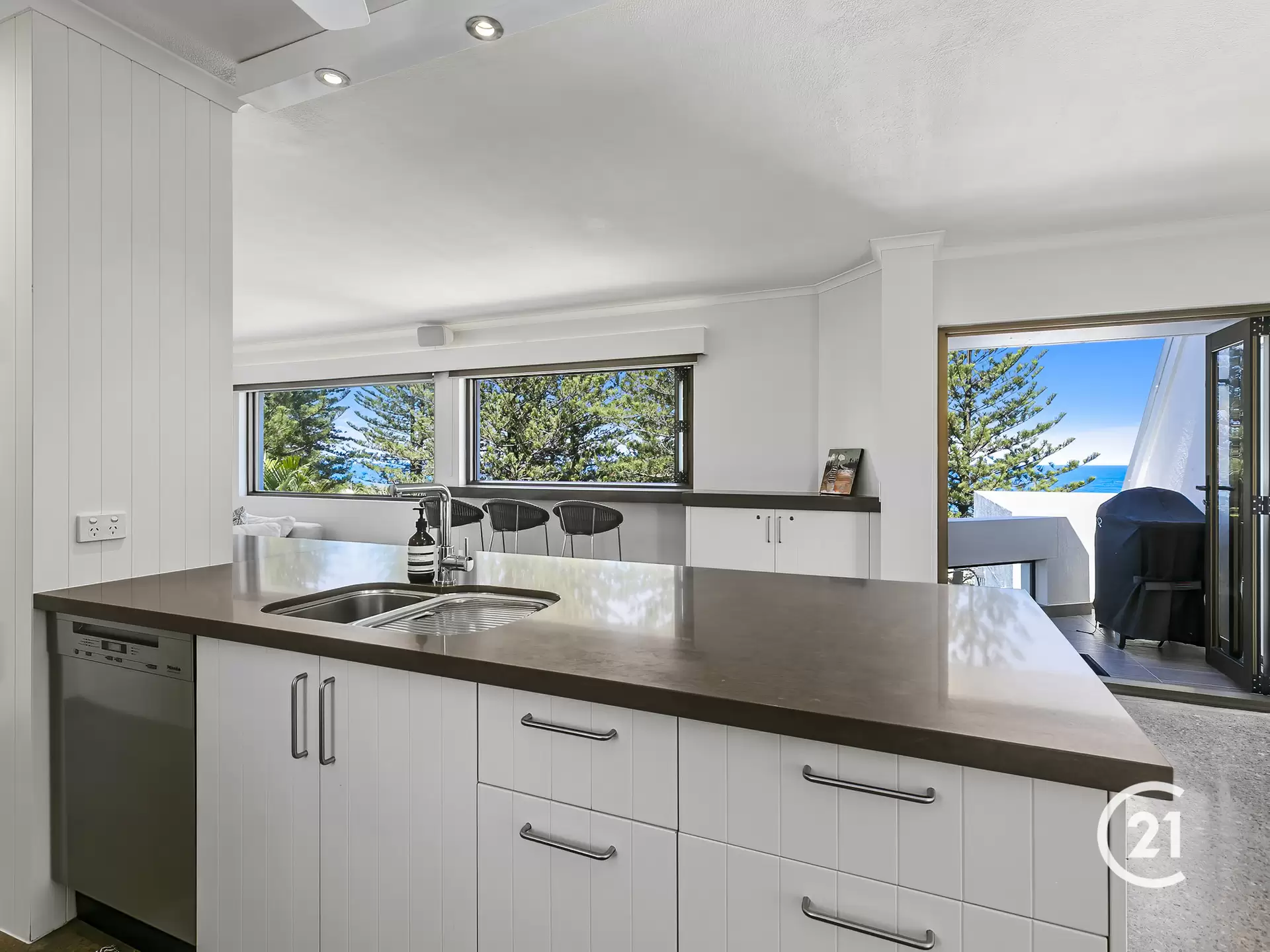 Photo #11: 4/1 Crank Street, Sunshine Beach - Sold by Ray White Noosa