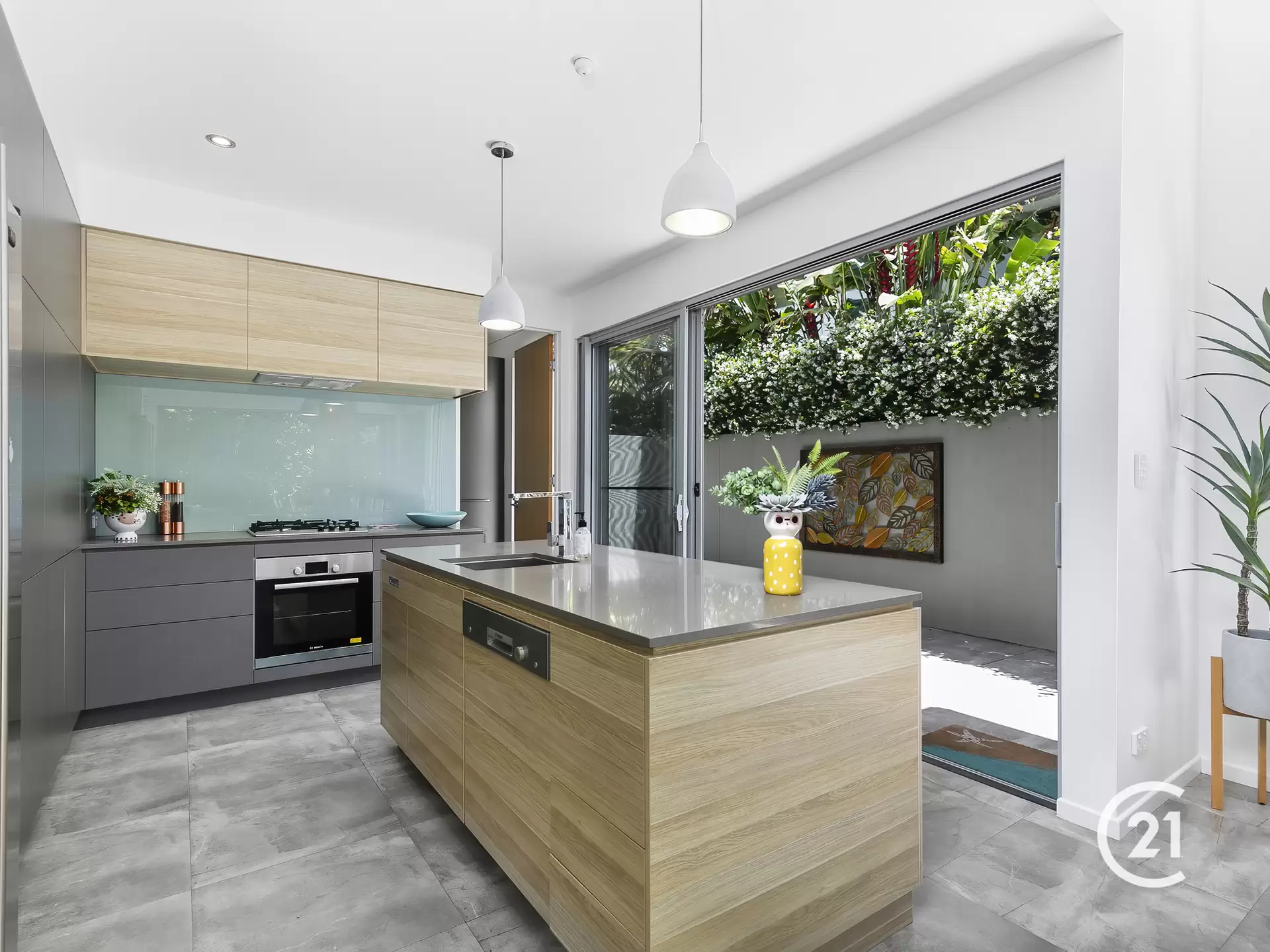 Photo #6: 2/6 Second Avenue, Coolum Beach - Sold by Ray White Noosa