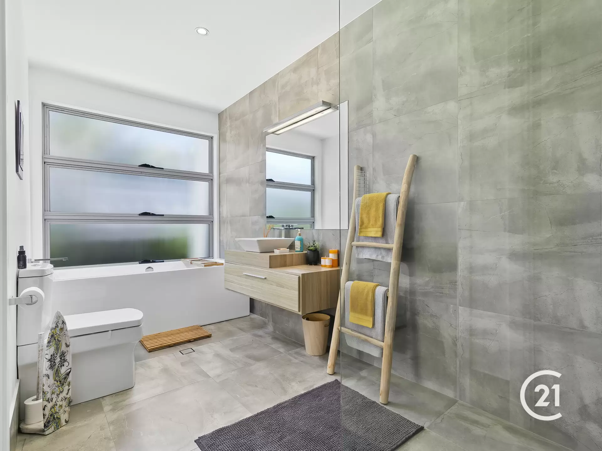 Photo #11: 2/6 Second Avenue, Coolum Beach - Sold by Ray White Noosa
