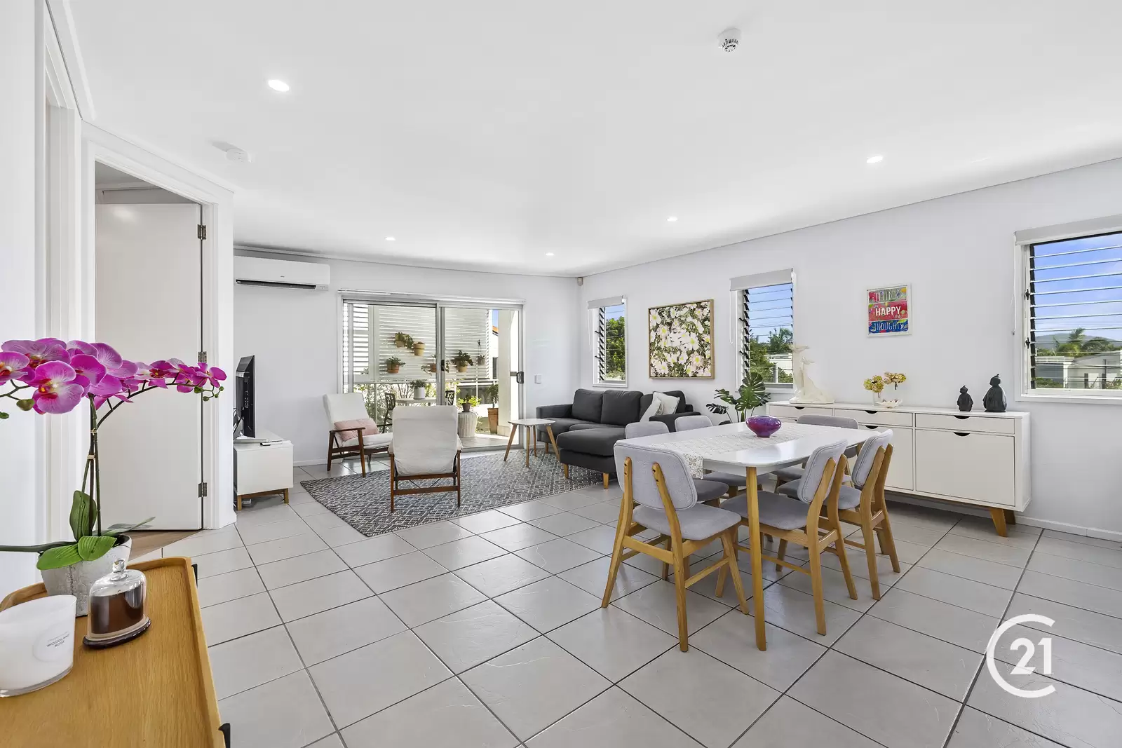 Photo #2: 4/2 Second Avenue, Coolum Beach - Sold by Ray White Noosa