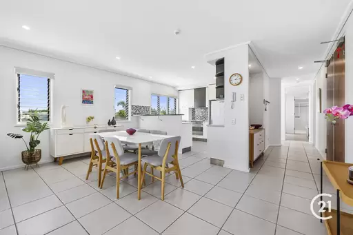 4/2 Second Avenue, Coolum Beach Sold by Ray White Noosa - image 3