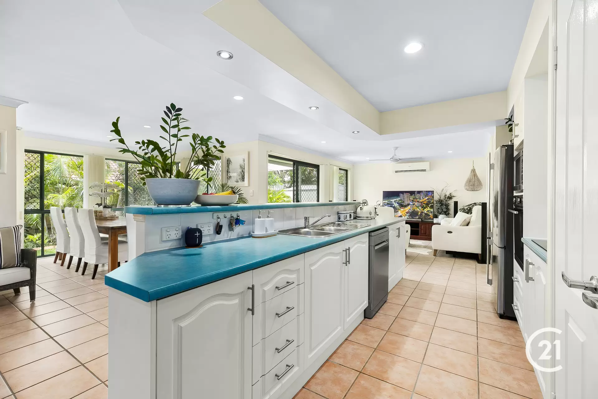 Photo #8: 4 Burgess Drive, Tewantin - Sold by Ray White Noosa