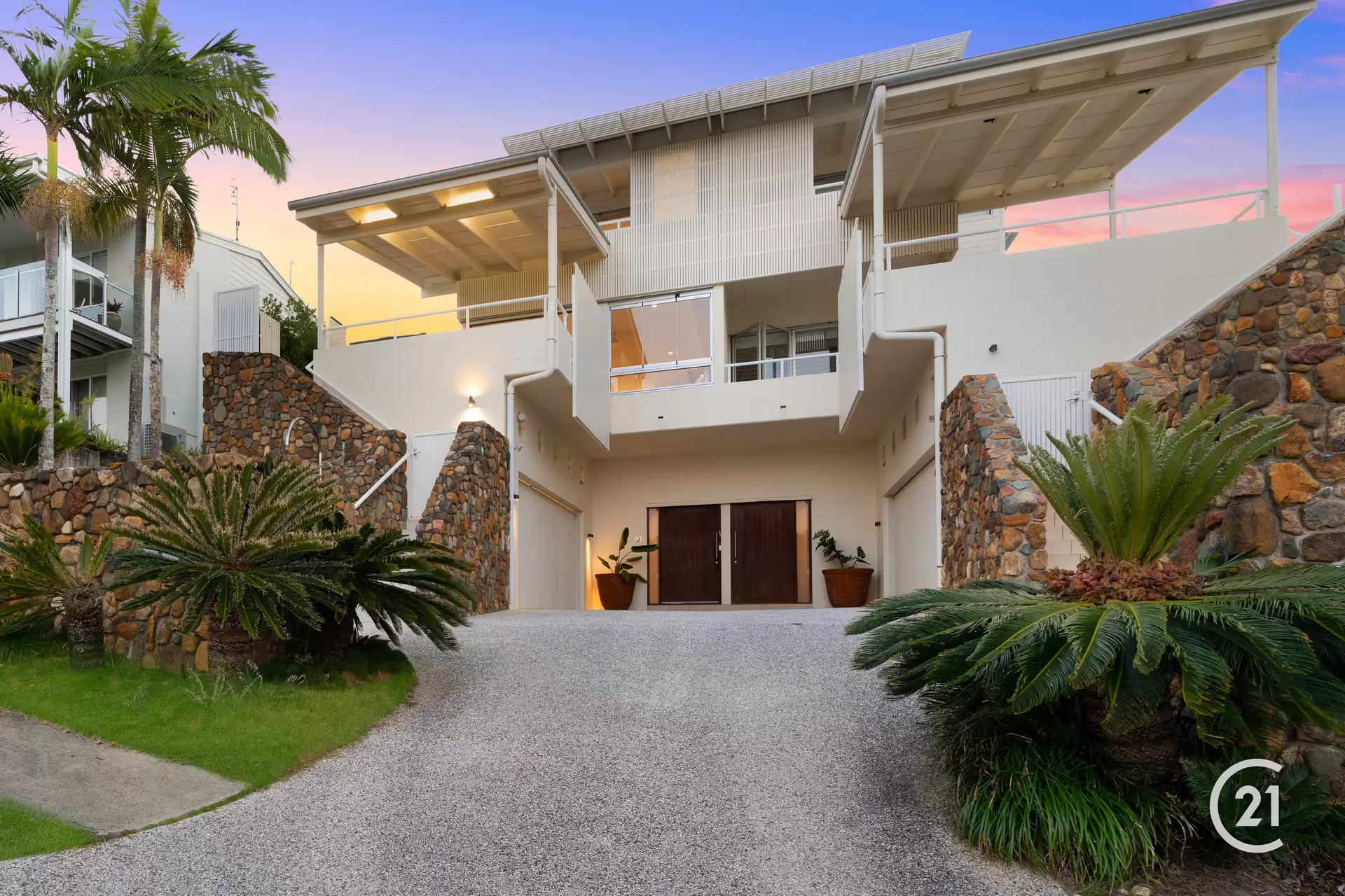 Photo #4: House 2 Sobraon Street, Sunrise Beach - Sold by Ray White Noosa