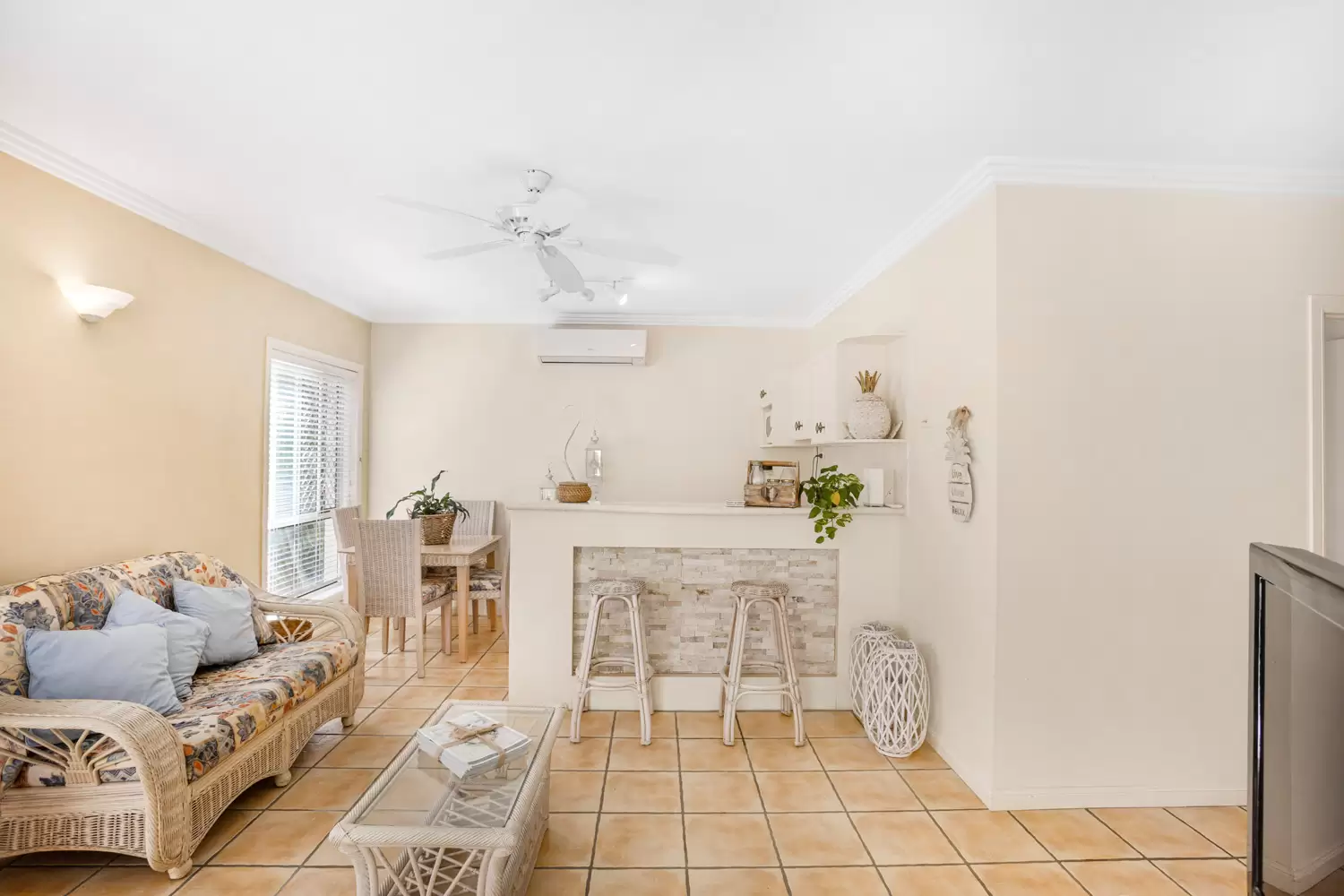 Photo #18: 12 Orealla Crescent, Sunrise Beach - Sold by Ray White Noosa