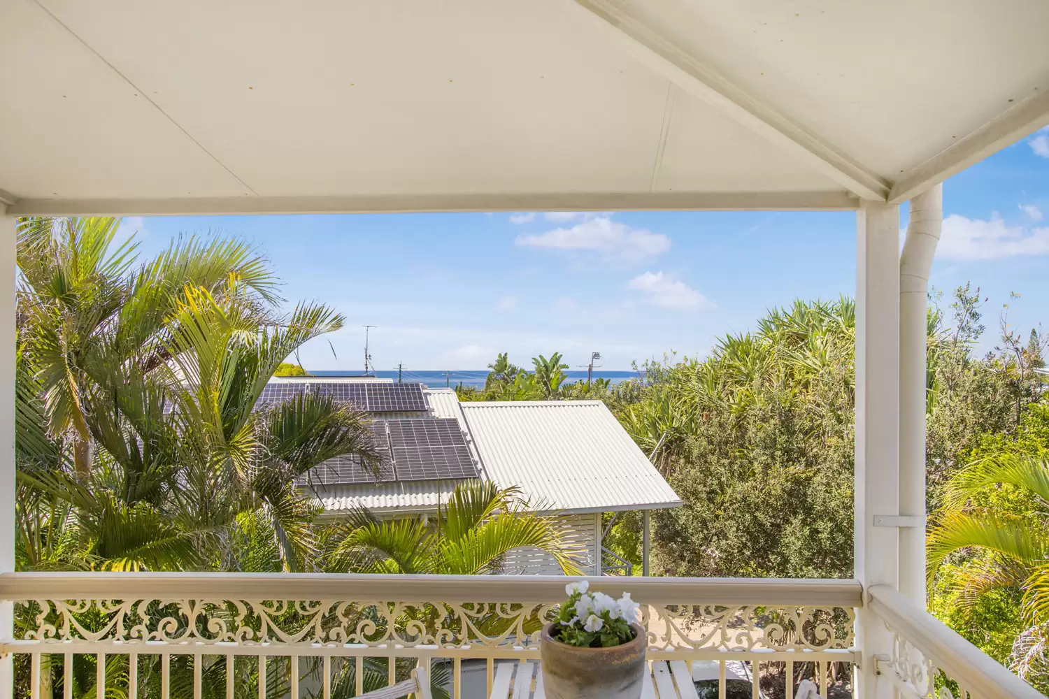 Photo #5: 12 Orealla Crescent, Sunrise Beach - Sold by Ray White Noosa