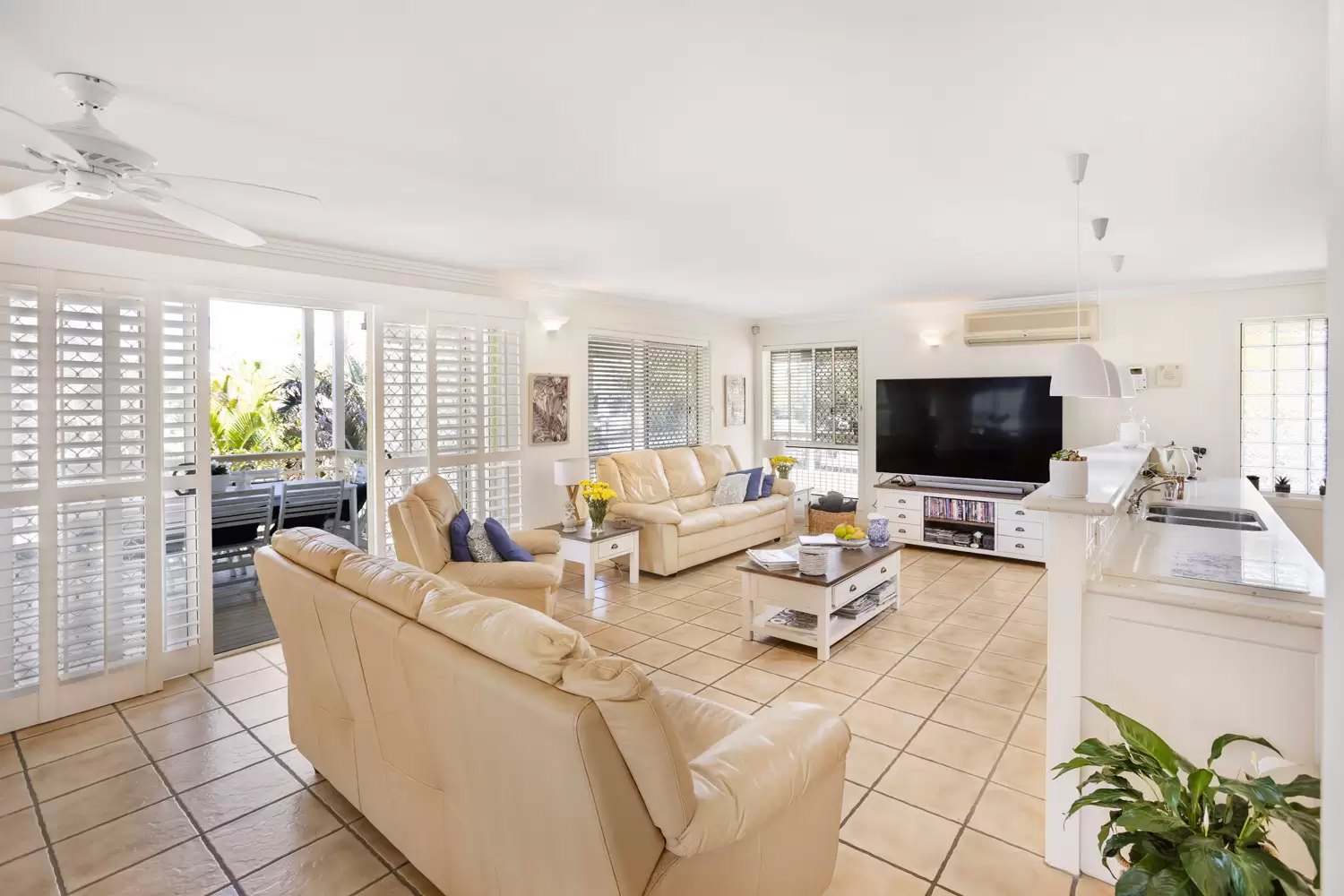 Photo #7: 12 Orealla Crescent, Sunrise Beach - Sold by Ray White Noosa