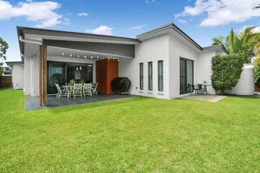4 Tea Tree Grove, Peregian Springs Sold by Ray White Noosa - image 2