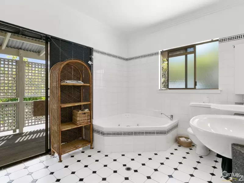 Photo #12: 17 Paldao Rise, Peregian Beach - Sold by Ray White Noosa