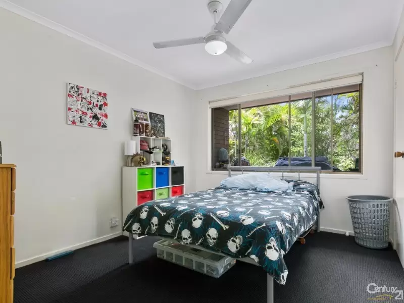 Photo #11: 27 St. Andrews Drive, Tewantin - Sold by Ray White Noosa