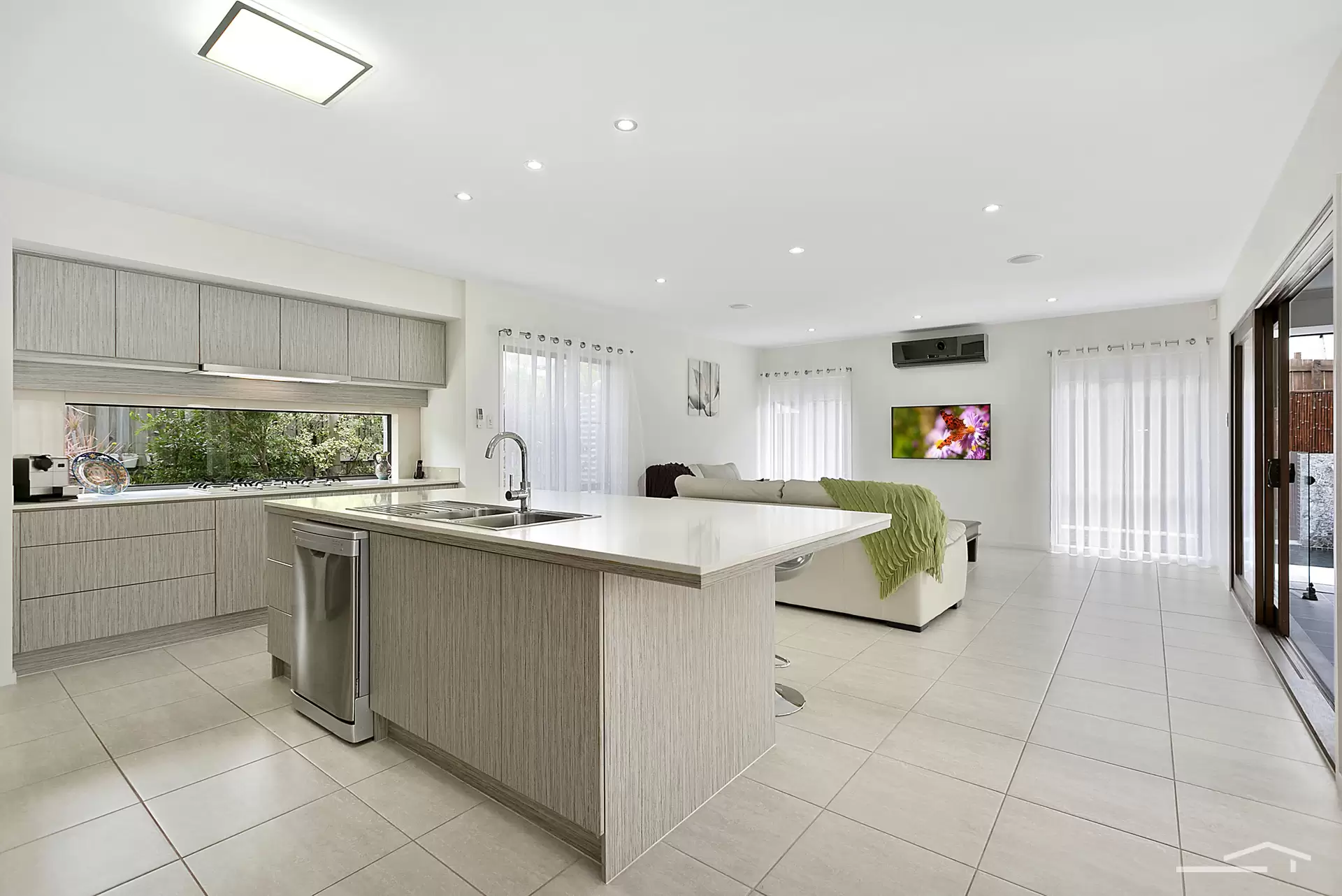 Photo #8: 6 Stringybark Place, Peregian Springs - Sold by Ray White Noosa