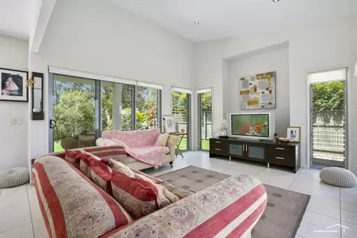 10 Greenside Court, Peregian Springs Sold by Ray White Noosa - image 8