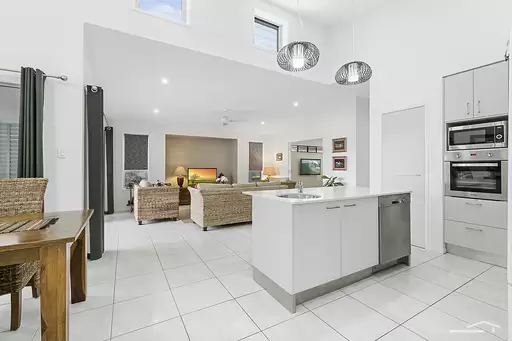 11 Oakbridge Way, Peregian Springs Sold by Ray White Noosa - image 8