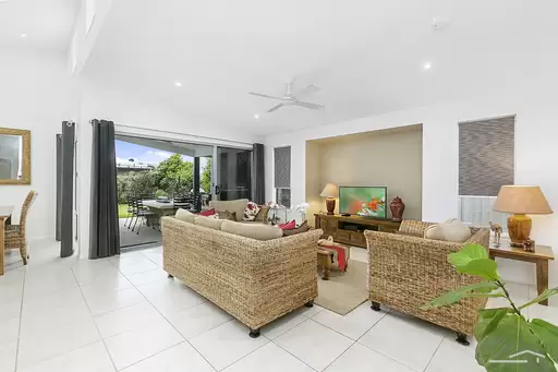 11 Oakbridge Way, Peregian Springs Sold by Ray White Noosa