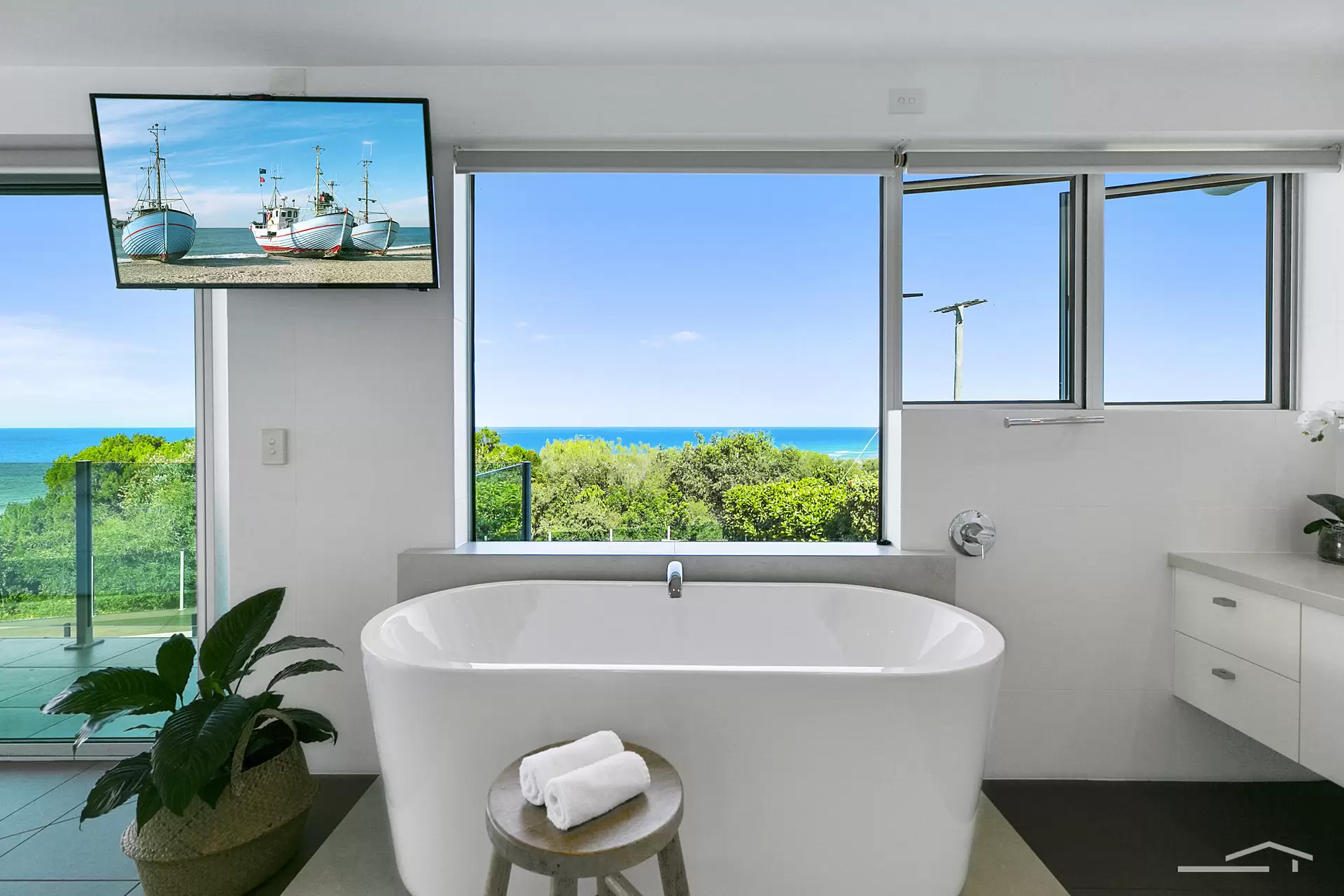 Photo #22: 65 Orient Drive, Sunrise Beach - Sold by Ray White Noosa
