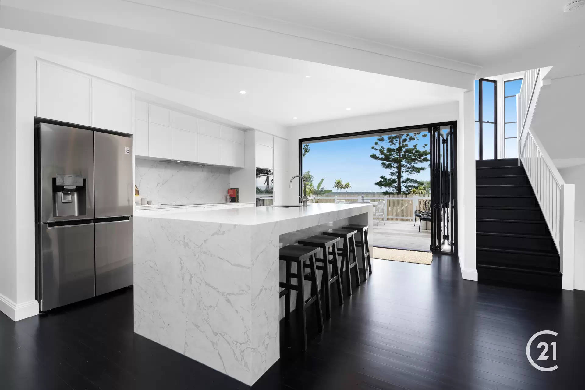 Photo #3: 10 Honeysuckle Lane, Noosa Heads - Sold by Ray White Noosa