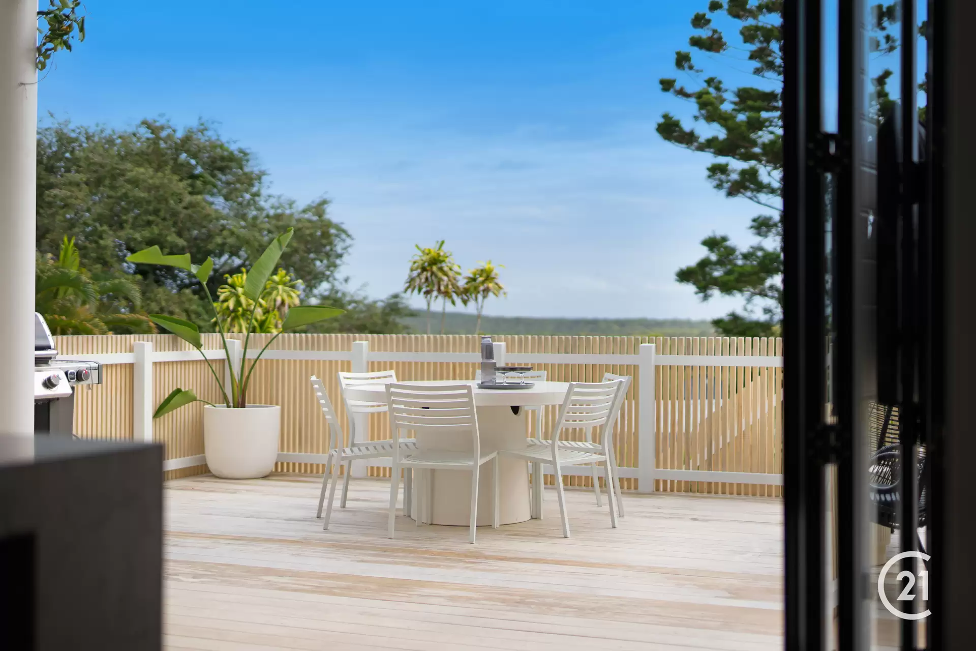 Photo #2: 10 Honeysuckle Lane, Noosa Heads - Sold by Ray White Noosa