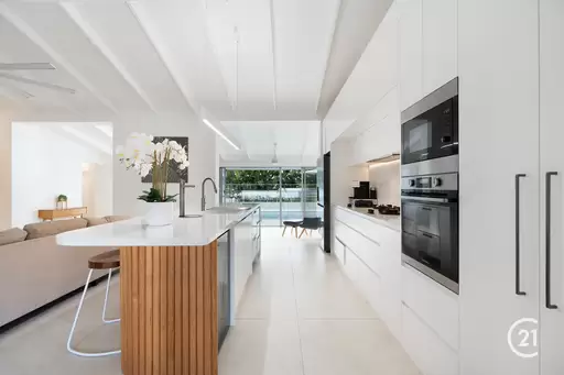 8 Wyona Drive, Noosa Heads Sold by Ray White Noosa