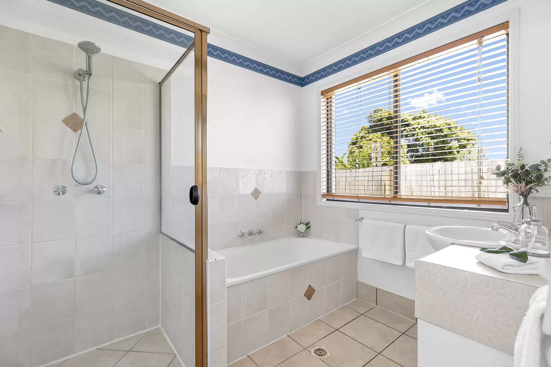 Photo #16: 77 Outlook Drive, Tewantin - Sold by Ray White Noosa
