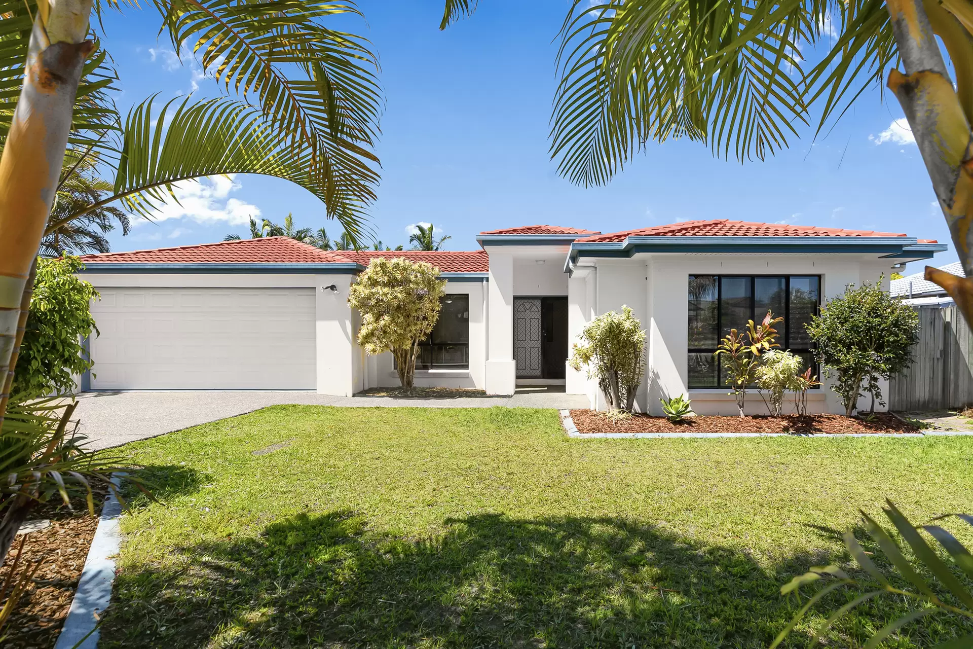 Photo #3: 77 Outlook Drive, Tewantin - Sold by Ray White Noosa