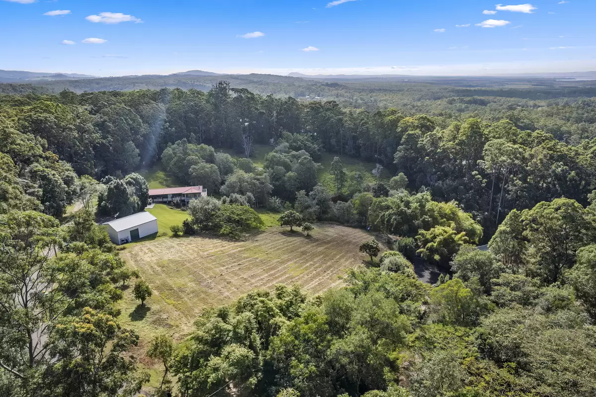 Photo #8: 96 Clearview Drive, Lake Macdonald - Sold by Ray White Noosa