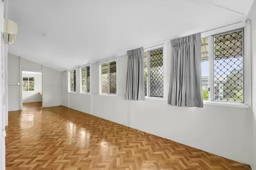 76 Poinciana Avenue, Tewantin For Lease by Ray White Noosa - image 6