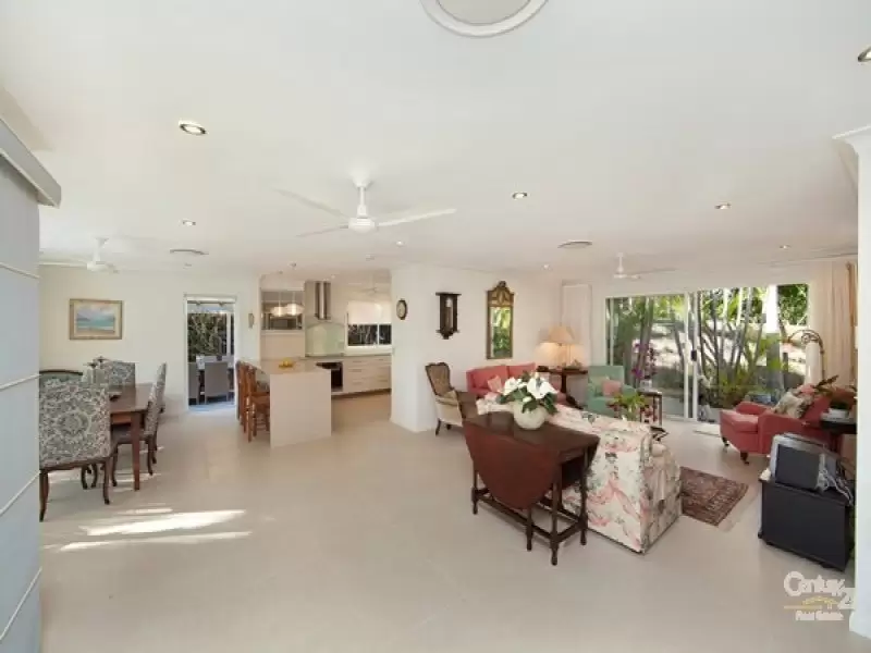 Photo #6: 24 Oceania Crescent, Sunshine Beach - Sold by Ray White Noosa
