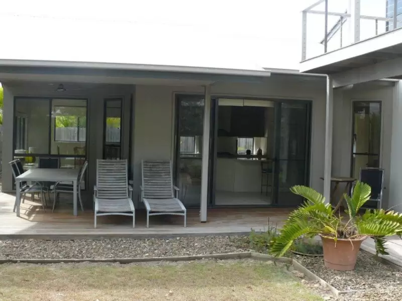 Photo #7: 35 Maddens Cescent, Peregian Springs - Sold by Ray White Noosa