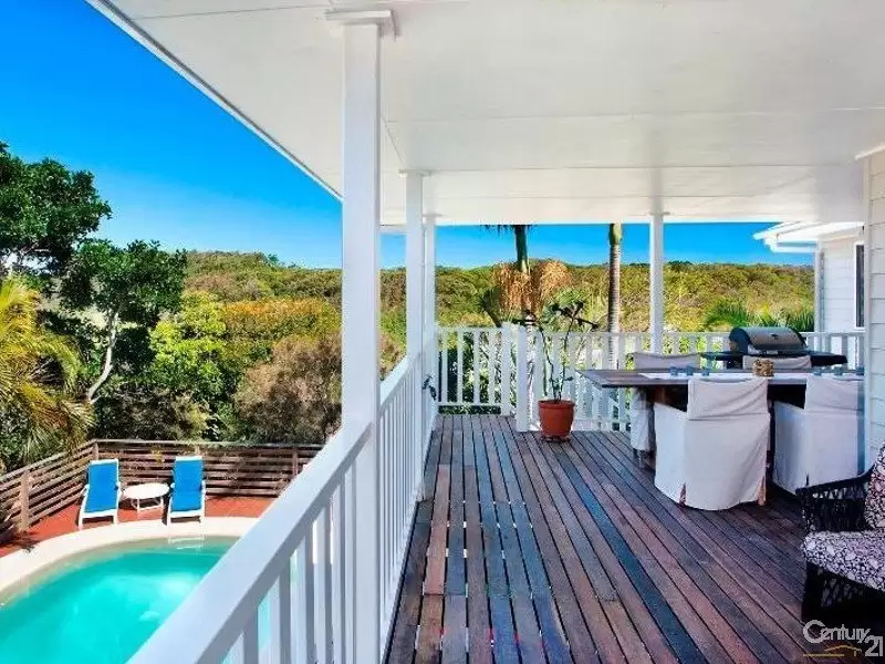 Photo #2: 3 Seafarer Court, Castaways Beach - Sold by Ray White Noosa