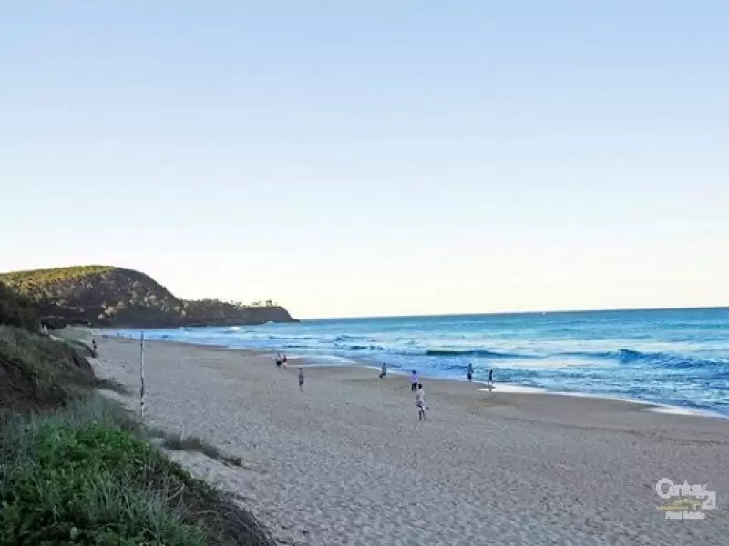 Photo #2: 4/4 Park Crescent, Sunshine Beach - Sold by Ray White Noosa