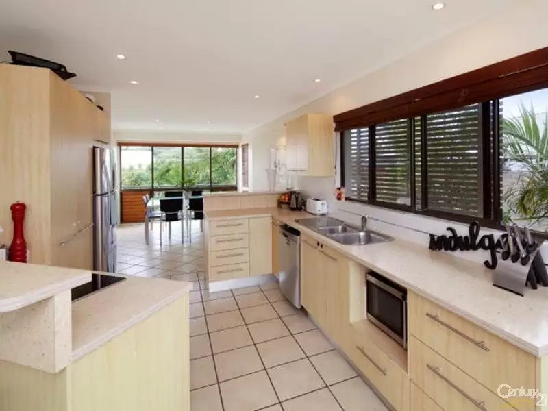Photo #6: 15 Oceania Crescent, Sunshine Beach - Sold by Ray White Noosa